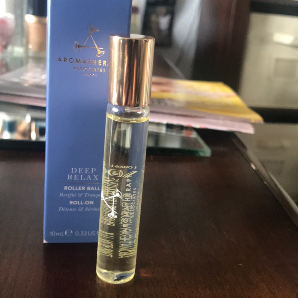 Aromatherapy Associates Deep Relax Roller Ball - Picture 4 of 4